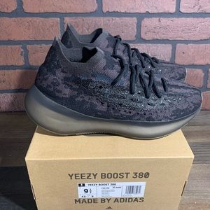 Yeezy boost 380 onyx colorway men’s size 9.5 with box